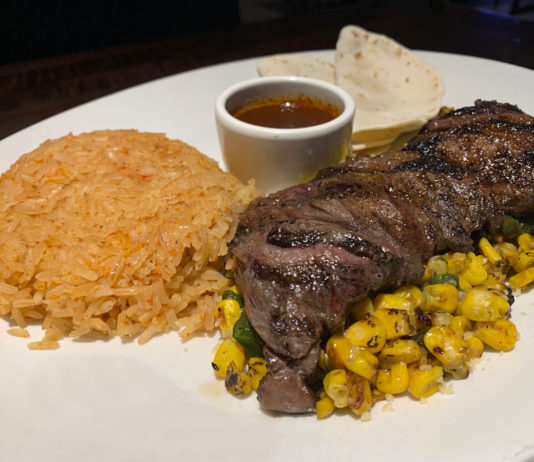 yard-house-battery-park-atlanta-skirt-steak-arrachera