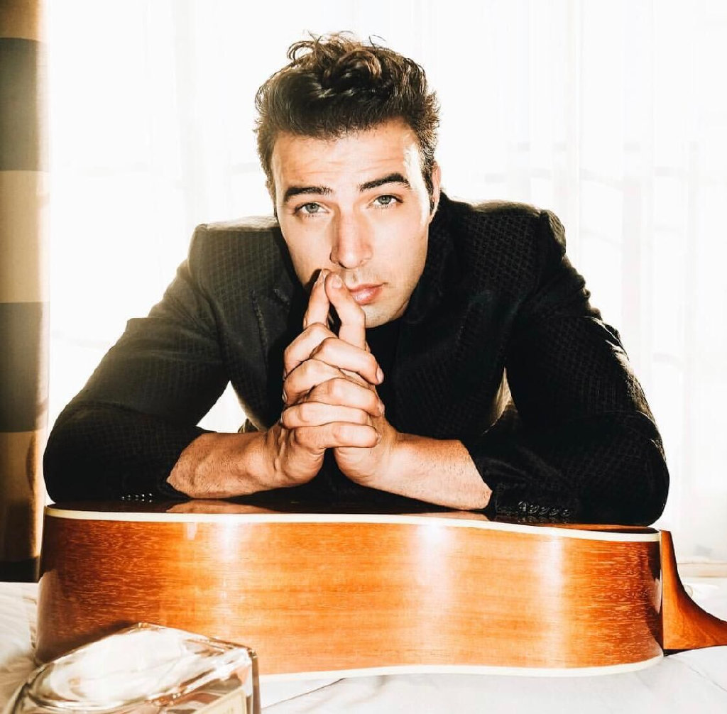 jen-inks-deal-netflix-latinx-series