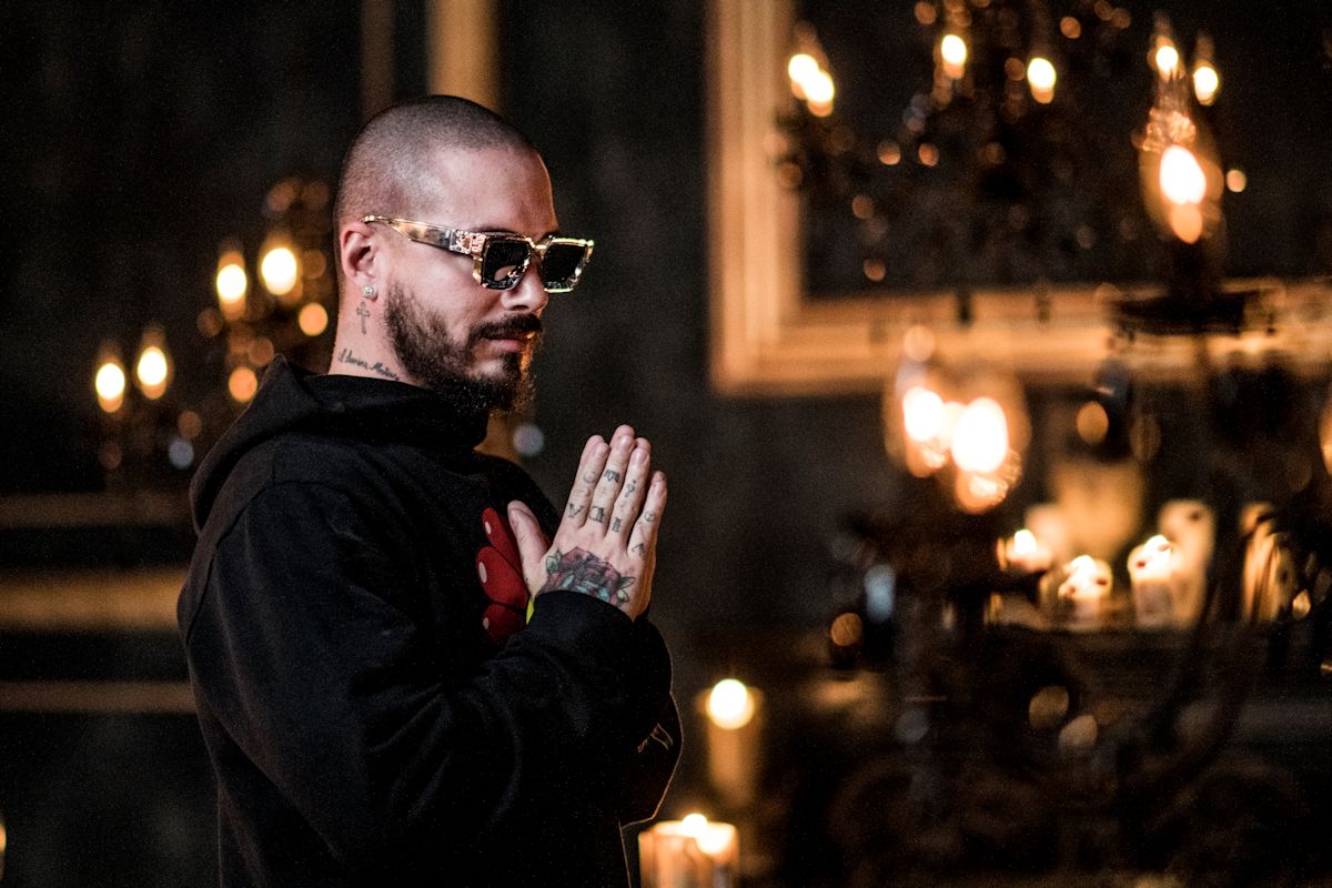 j-balvin-global-icon-award-premio-lo-nuestro-2020