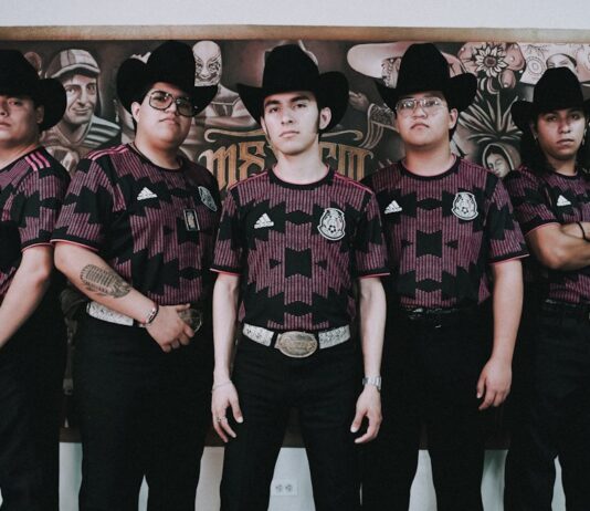 Chiquis-Rivera-Larry-Hernandez-Los-Ramones-Seleccion-Nacional-de-Mexico