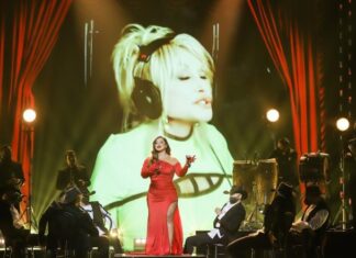 Chiquis-y-Dolly-Parton