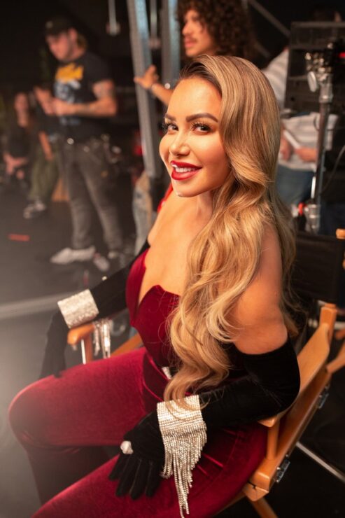 chiquis jingle bell holiday 3