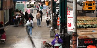 39% de los latinos en EE UU se saltan comidas por falta de dinero