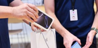 Analistas estiman que el iPhone 16 no ha tenido un buen comienzo, pero algunos todavía prevén un "superciclo"