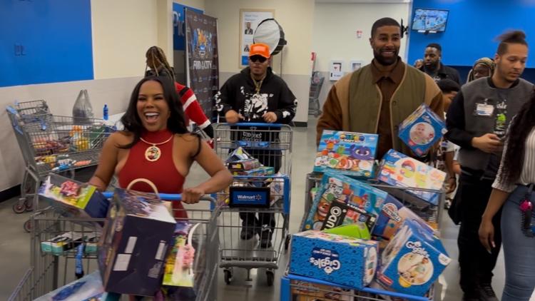 Atlanta stars surprise Decatur families with holiday giving