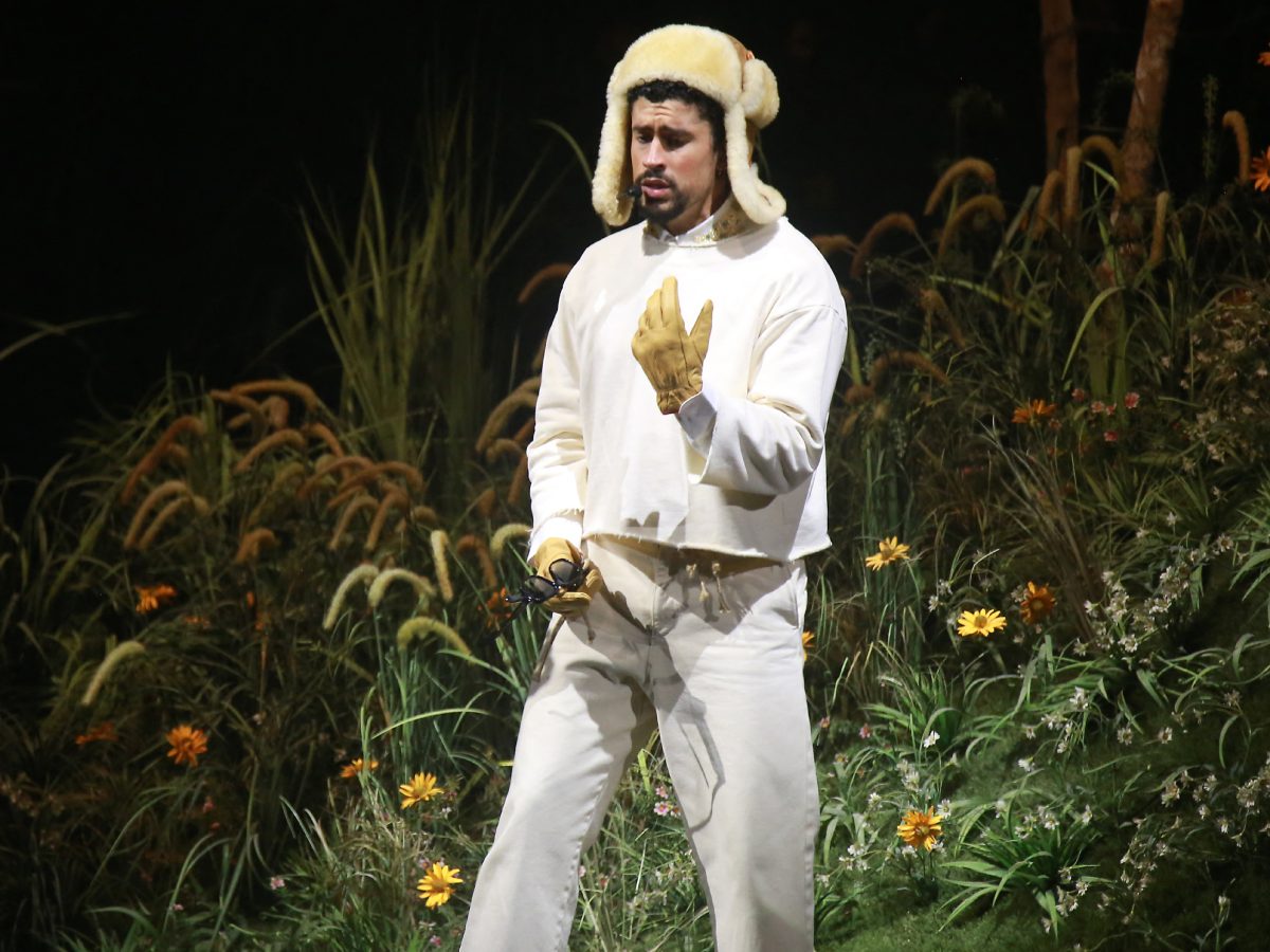 Bad-Bunny-responde-a-polemica-del-Super-Bowl.jpg El Conejo Malo convirtió “El Choli” en un mar de emociones durante su show de despedida. Fotografía/AFP