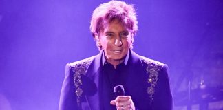 Barry Manilow reschedules farewell tour dates after 'cancerous spot' found on lung