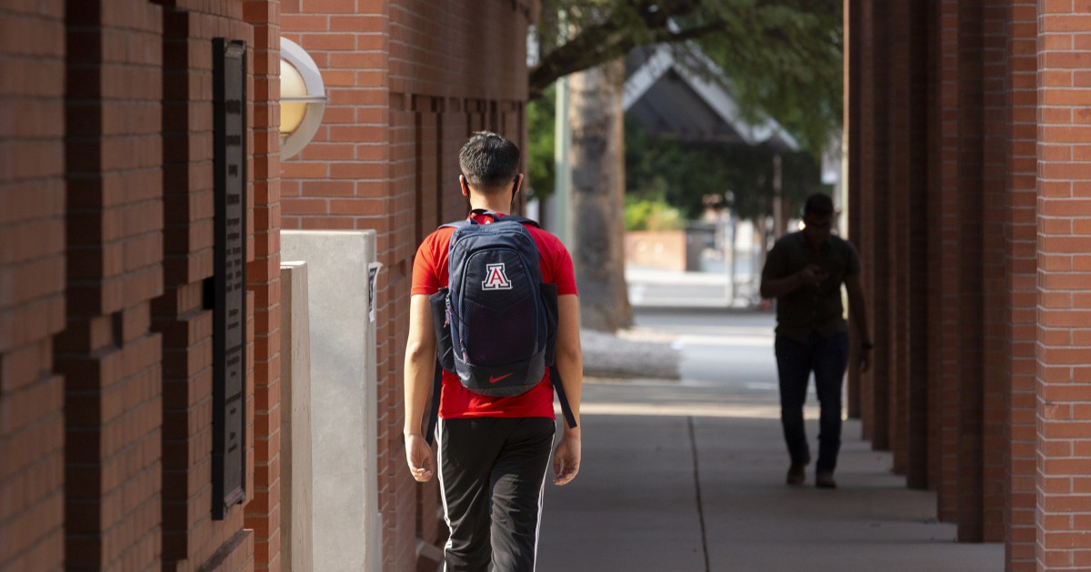 Busca frenar demanda contra fondos para universidades con latinos
