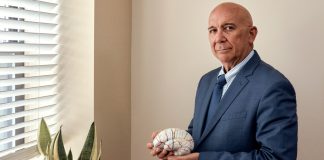 Centros de salud mental ayudan a latinos a romper las barreras de lenguaje y estigma