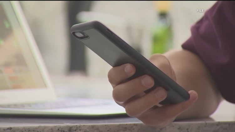 Cobb County Schools passes policy for banning cell phones in compliance with new state law