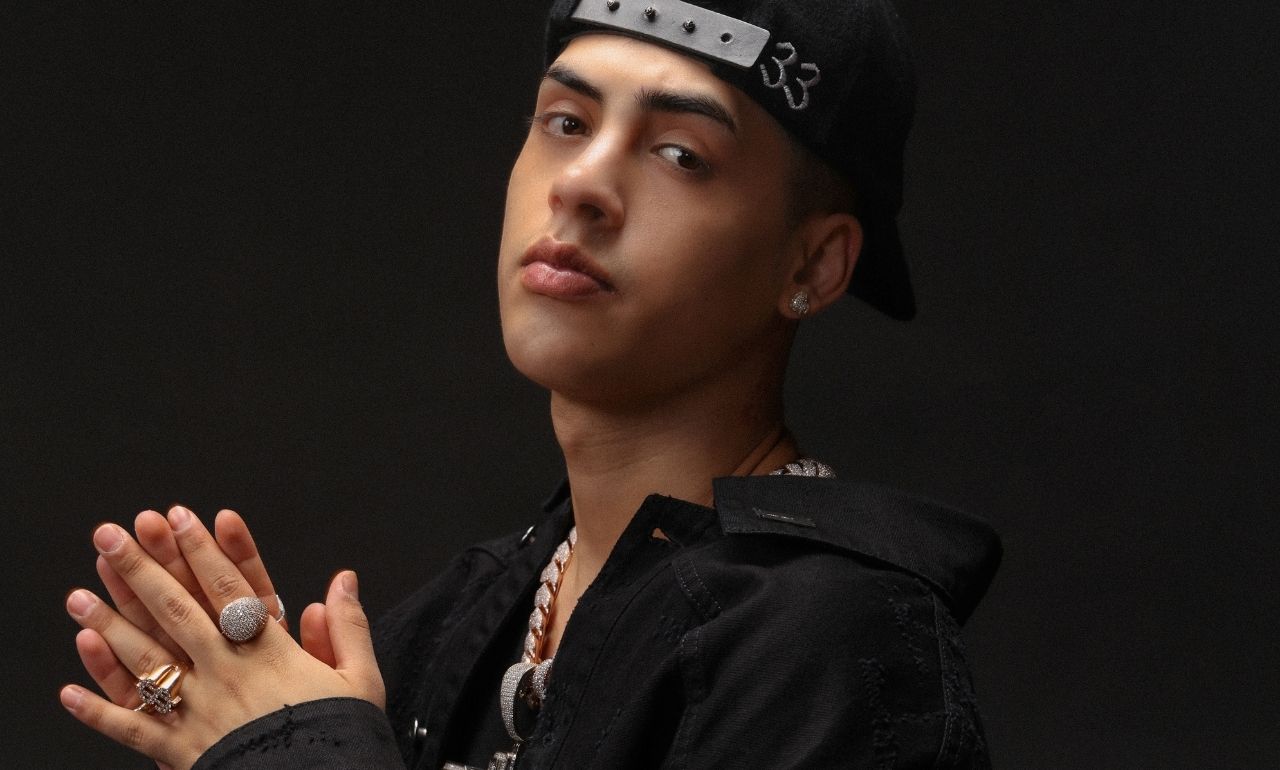 Cris MJ ordena el archivo no oficial de su música en Las filtradas