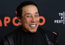 Cuatro empleadas domésticas latinas acusan de agresión sexual a la leyenda de la música Smokey Robinson