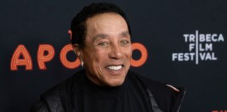 Cuatro empleadas domésticas latinas acusan de agresión sexual a la leyenda de la música Smokey Robinson