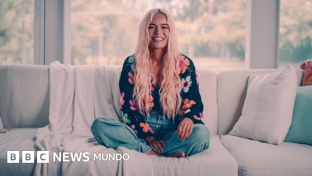 "Es que los latinos no somos gente, ¿o qué?": el homenaje a la comunidad latina que hace Karol G en su documental de Netflix