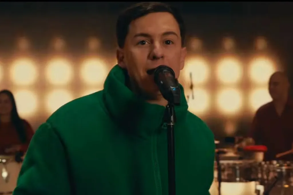 Guaynaa's 'Para el Año Nuevo' & More Best New Music Latin