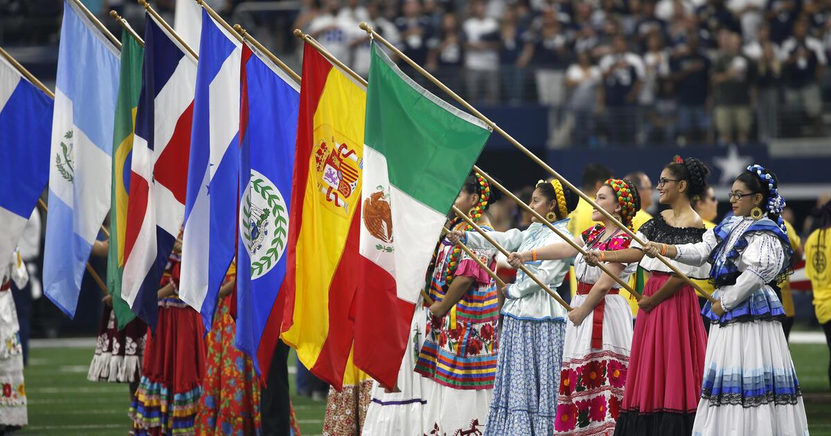 Hispanos celebran su herencia cultural tras un año especialmente duro para las minorías
