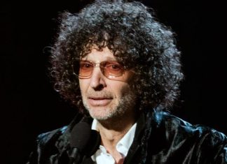Howard Stern signs new deal after months of speculation about his future