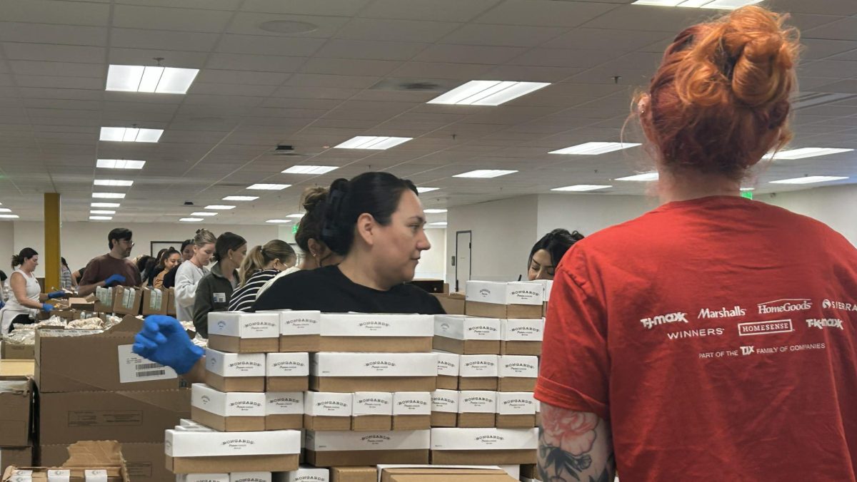 Miles de latinos llenan bancos de alimentos en EE.UU. ante la creciente inflación