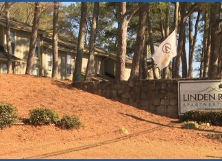 No power for over two weeks: Tenants say apartment complex has left them in the dark
