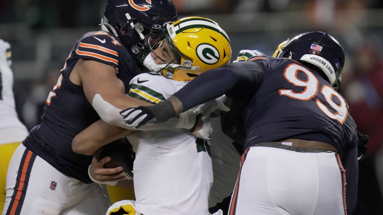 Packers lose Love to concussion, unravel in OT loss to Bears