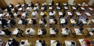 Corte de apelaciones bloquea ley de Louisiana que obliga a las escuelas públicas a exhibir los Diez Mandamientos en sus aulas