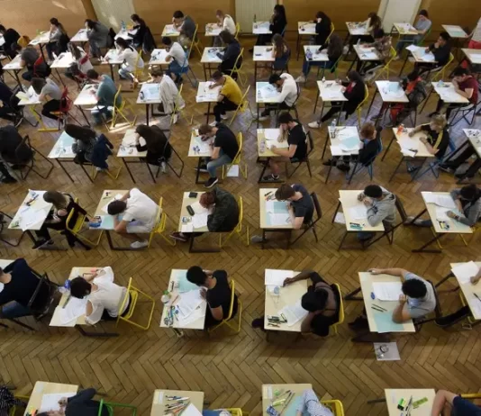 Corte de apelaciones bloquea ley de Louisiana que obliga a las escuelas públicas a exhibir los Diez Mandamientos en sus aulas