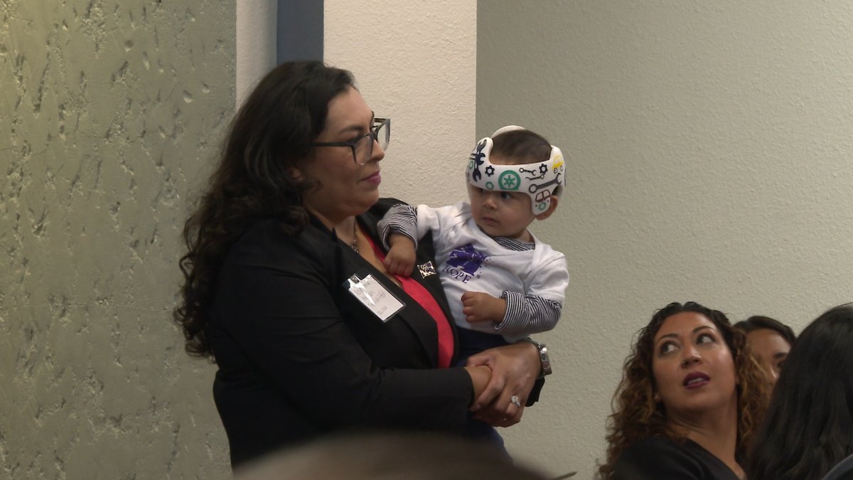Sandieguinas celebran proyecto de ley para equidad salarial hacia latinas – Telemundo San Diego (20)