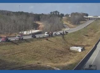 Traffic Alert: All lanes blocked on I-75 southbound in Stockbridge after semi-truck overturns