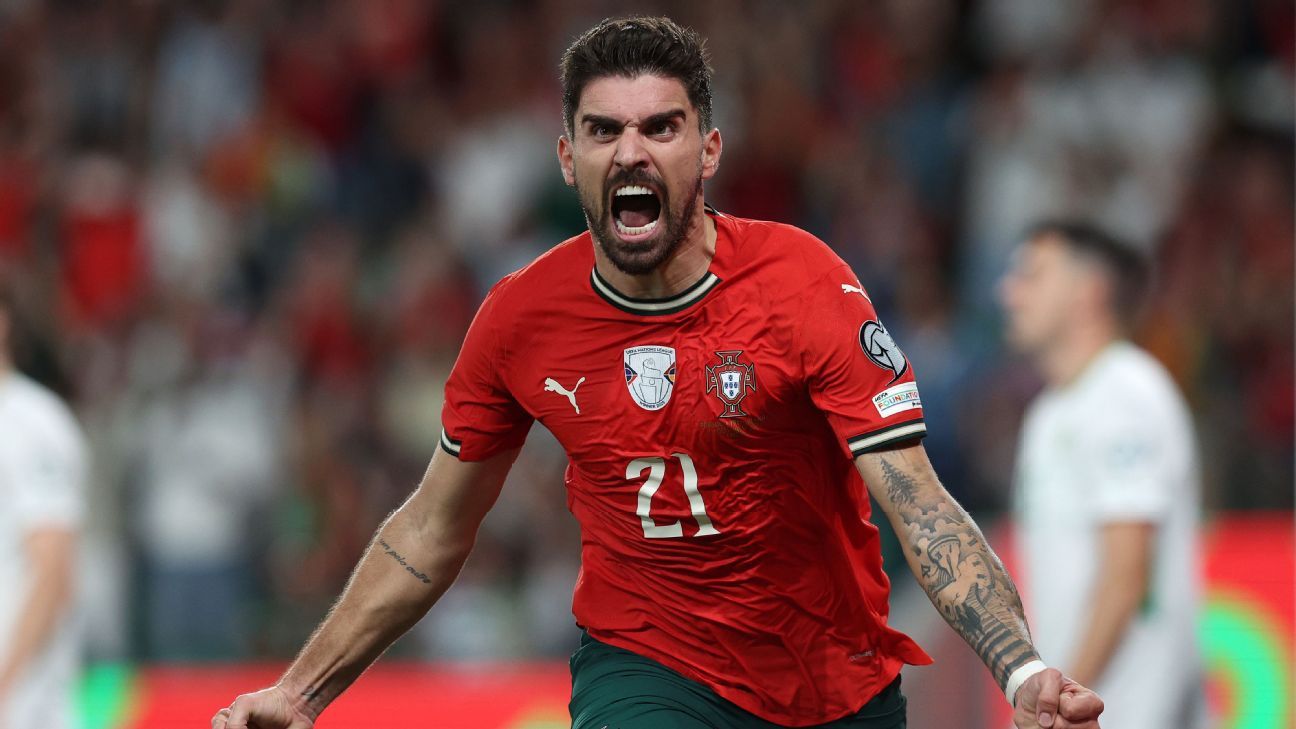 Transfer rumors, news: Man United eye Al Hilal star Neves