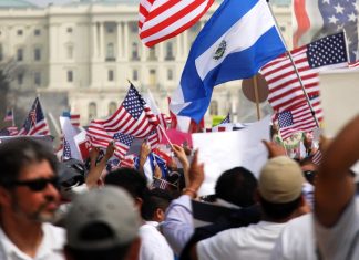 La comunidad latina ya representa el 20 % de la población total de Estados Unidos, según el último reporte de Latino GDP.