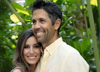 Los looks con los que Ana Boyer ha anunciado sus cuatro embarazos: del vestido romántico a la camisa de rayas