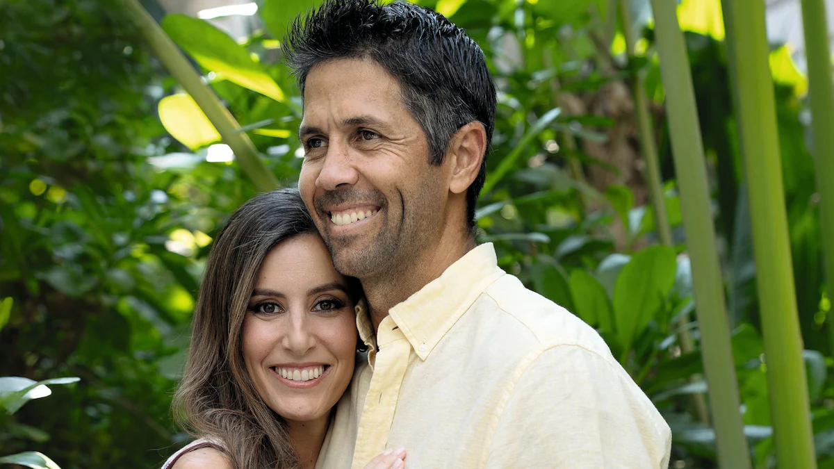 Los looks con los que Ana Boyer ha anunciado sus cuatro embarazos: del vestido romántico a la camisa de rayas