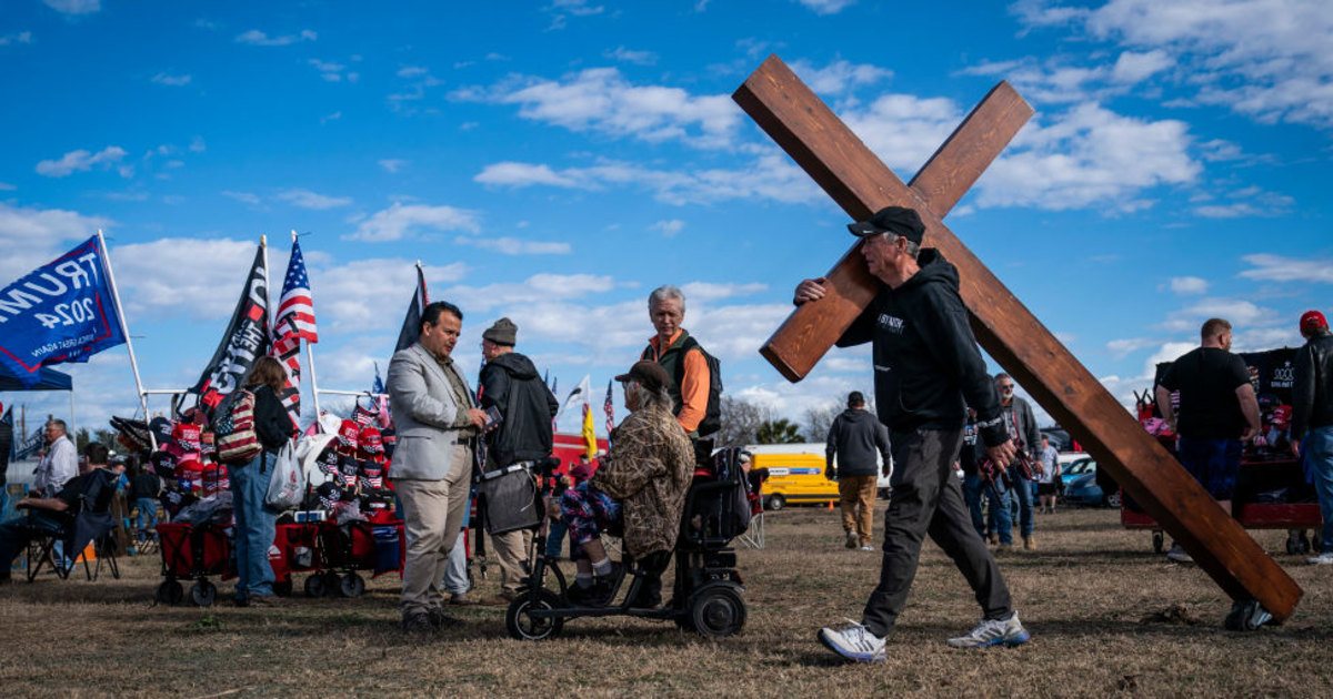 su apoyo al nacionalismo cristiano preocupa a detractores