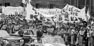 su última noche la pasó con latinos