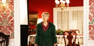 Ariana Grande's 'SNL' 'Home Alone' Sketch Behind-the-Scenes: Video