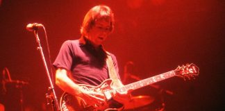 Bob Weir tocaba la guitarra de una forma más radical de lo que imaginas