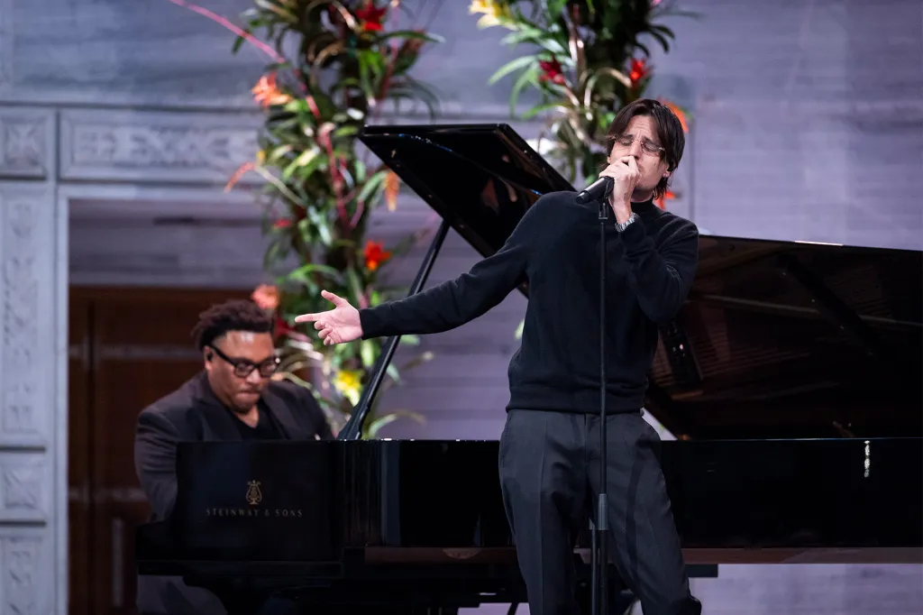 Danny Ocean Shares Message of Hope With Venezuelans