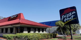 Pizza Hut closing 250 locations