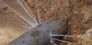 Boil water advisory issued in Roswell after water main break on Holcomb Bridge Road