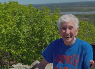 94-year-old Arkansas woman still climbing the mountains she hiked as a kid. Here's her secret.