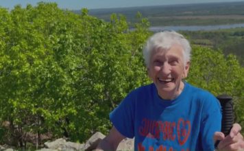 94-year-old Arkansas woman still climbing the mountains she hiked as a kid. Here's her secret.