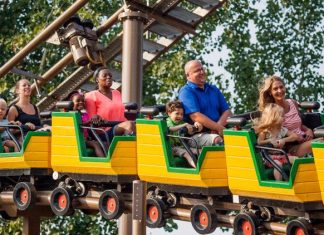 Six Flags offers free 2026 season pass for kids ages 3 to 5