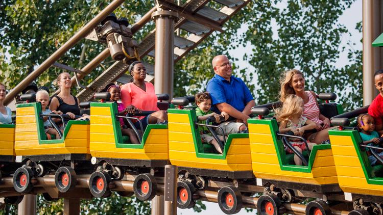 Six Flags offers free 2026 season pass for kids ages 3 to 5