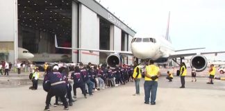 Tom Brady touches down in Atlanta for Delta 'Jet Drag' fundraiser