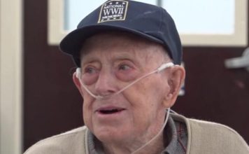 WWII veteran in celebrates 100th birthday